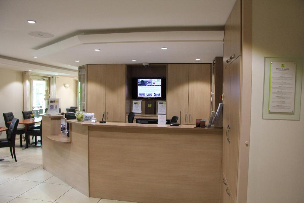 Logis Lhotel Restaurant Antony Verrieres Le Buisson Massy  Exterior photo